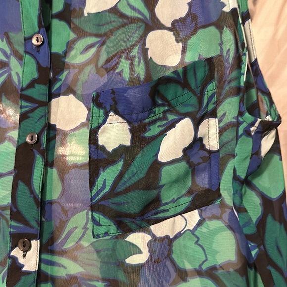 Liz Claiborne Sheer Sleeveless Button Down Top - Picture 5 of 7